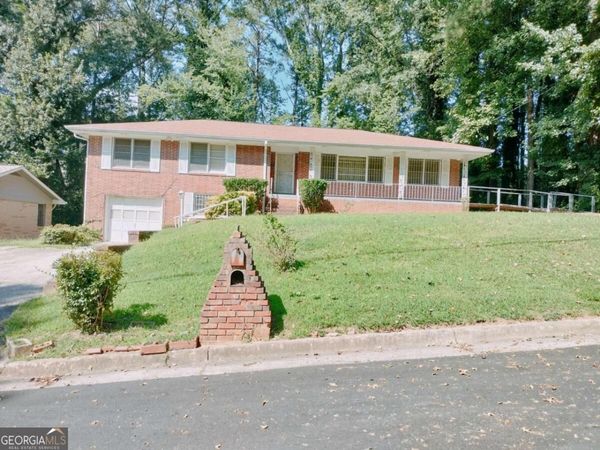 2641 Hedgewood Lane NW, Atlanta, GA 30311