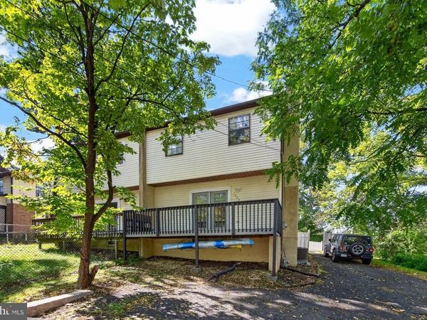 1704 PENNSYLVANIA AVENUE , ORELAND, PA 19075