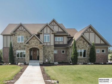 17350 Birdsong Place, Hickman, NE 68372