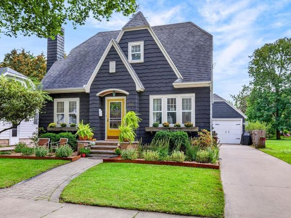 425 E CIRCLE STREET, Appleton, WI 54911