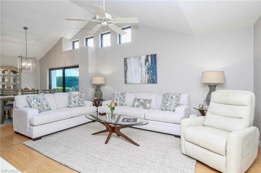 524 Beachwalk Cir, Naples, FL 34108 Photo
