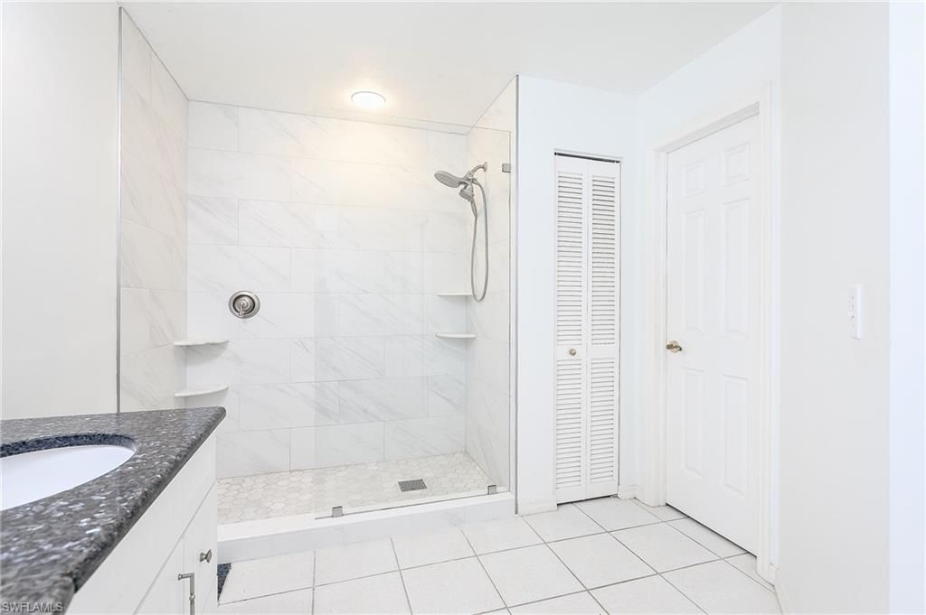 524 Beachwalk Cir, Naples, FL 34108 Photo