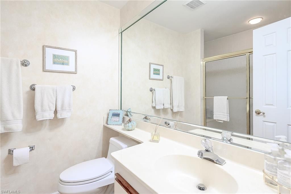 524 Beachwalk Cir, Naples, FL 34108 Photo