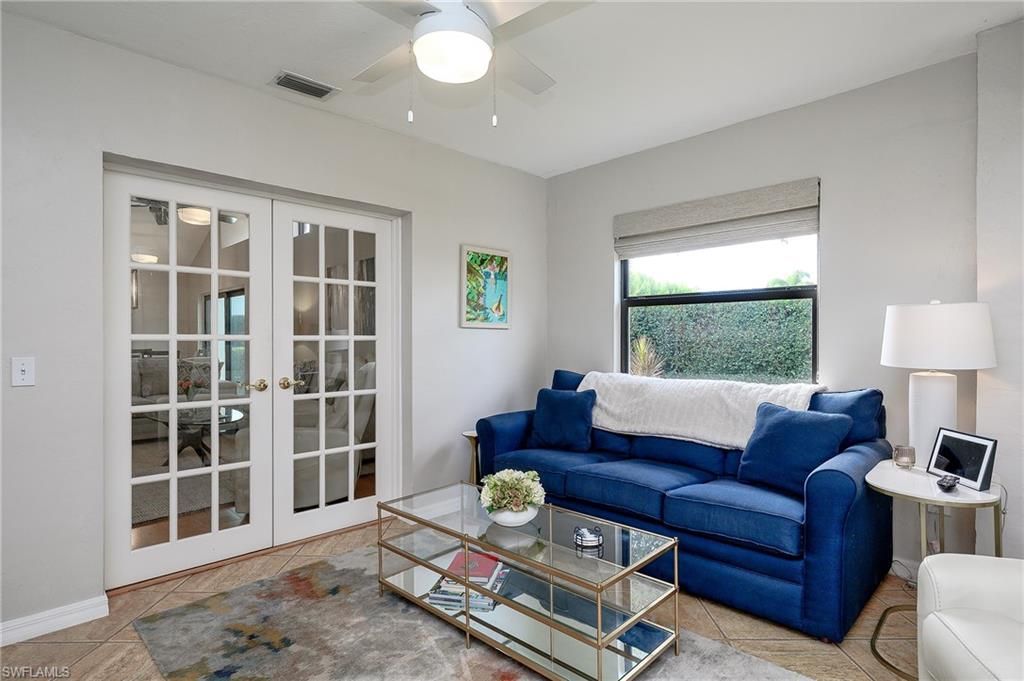 524 Beachwalk Cir, Naples, FL 34108 Photo