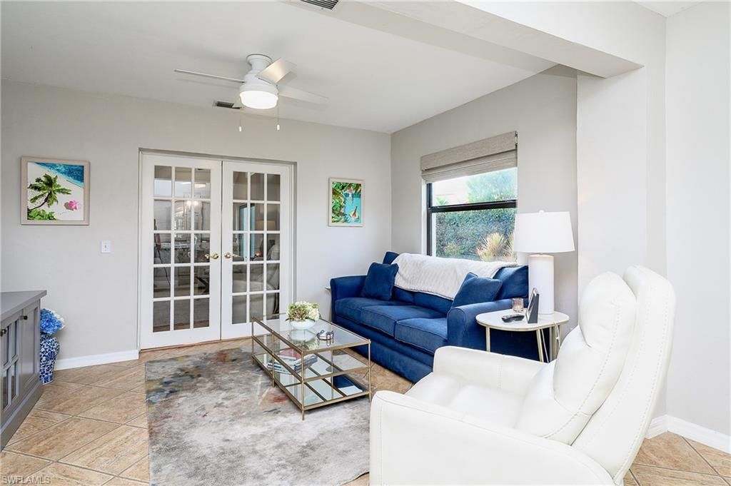 524 Beachwalk Cir, Naples, FL 34108 Photo