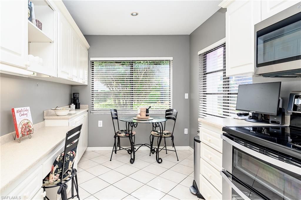 524 Beachwalk Cir, Naples, FL 34108 Photo