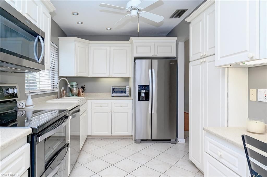 524 Beachwalk Cir, Naples, FL 34108 Photo