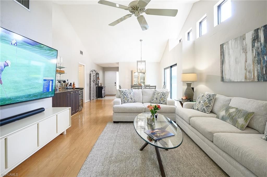 524 Beachwalk Cir, Naples, FL 34108 Photo