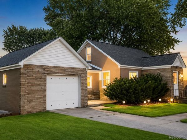 2111 W 14 MILE Road, Royal Oak, Mi 48073