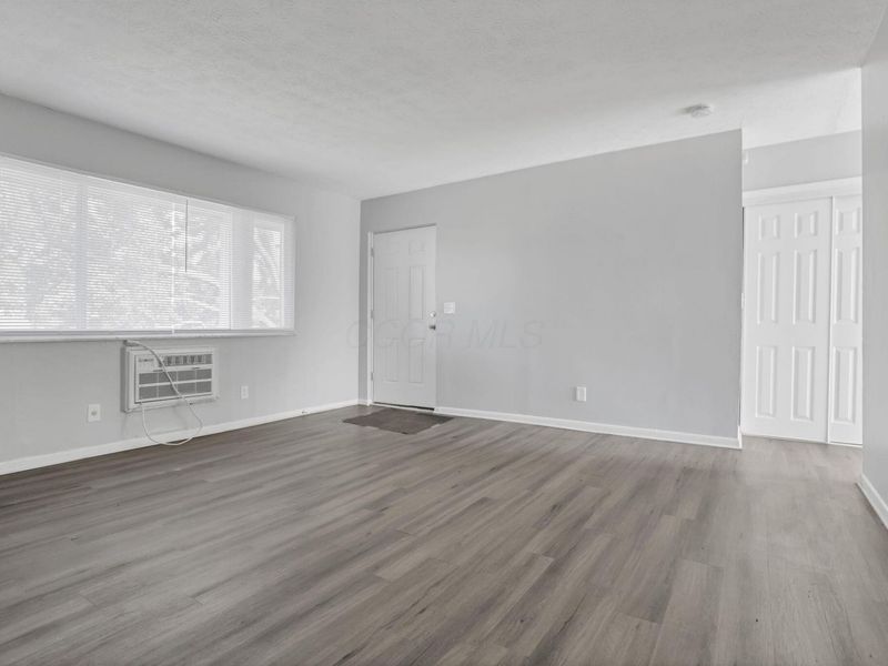 690 Kingsford Road, Columbus, OH 43204 Photo 12