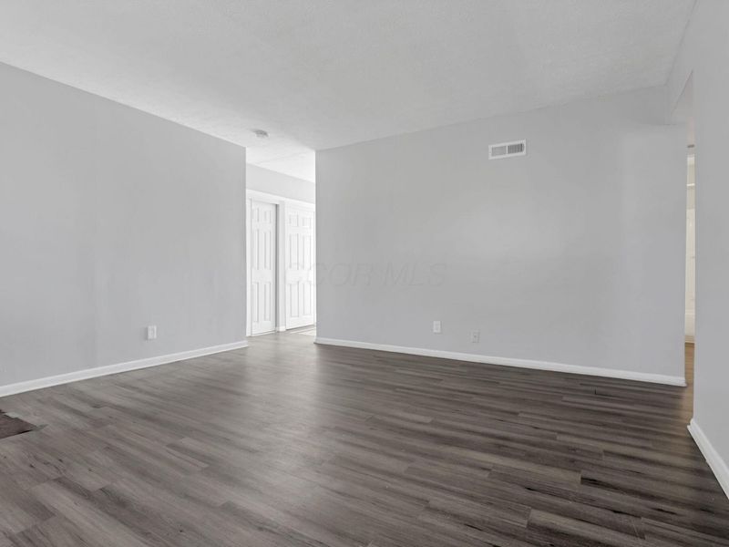690 Kingsford Road, Columbus, OH 43204 Photo 13