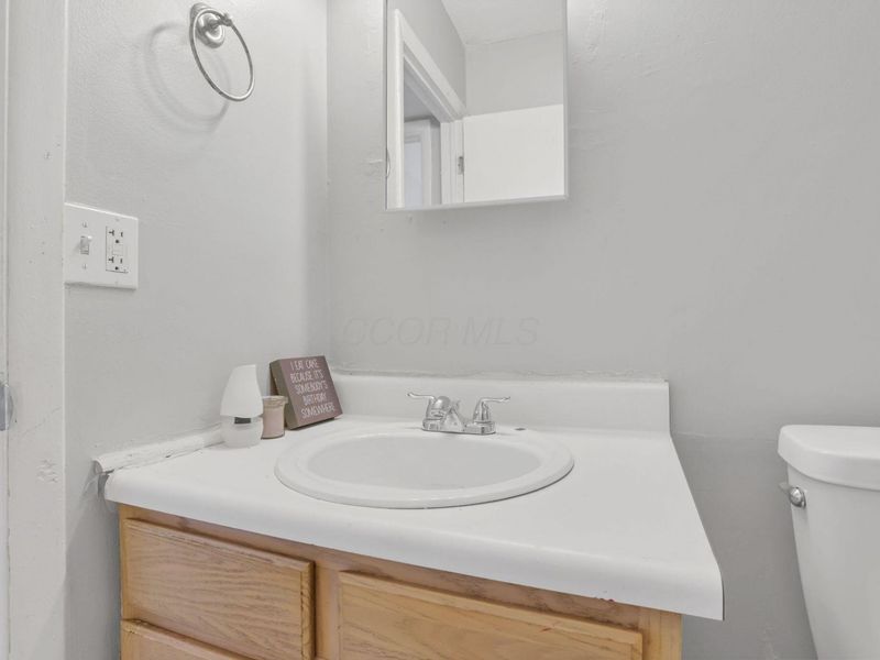 690 Kingsford Road, Columbus, OH 43204 Photo 16