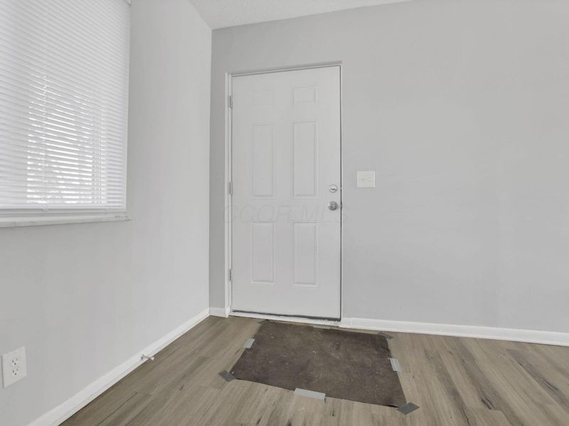 690 Kingsford Road, Columbus, OH 43204 Photo 9