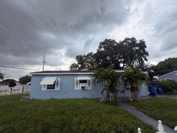 16000 NW 17th Ct, Miami Gardens, FL 33054