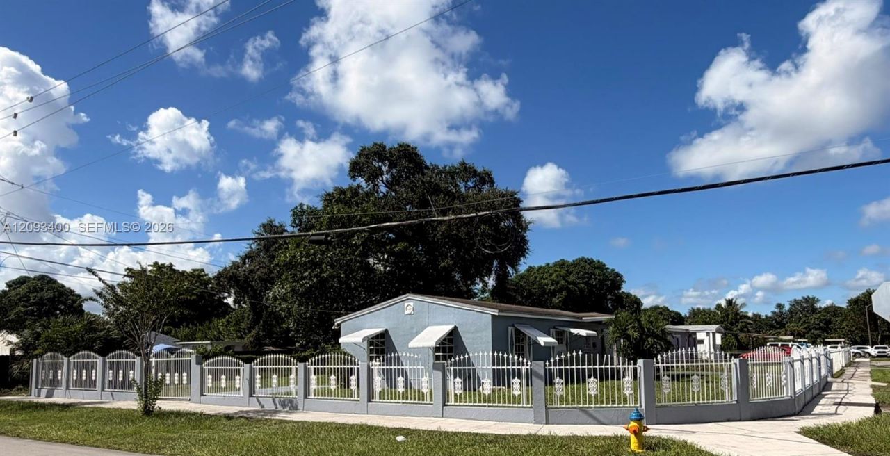 16000 NW 17th Ct, Miami Gardens, FL 33054 Photo