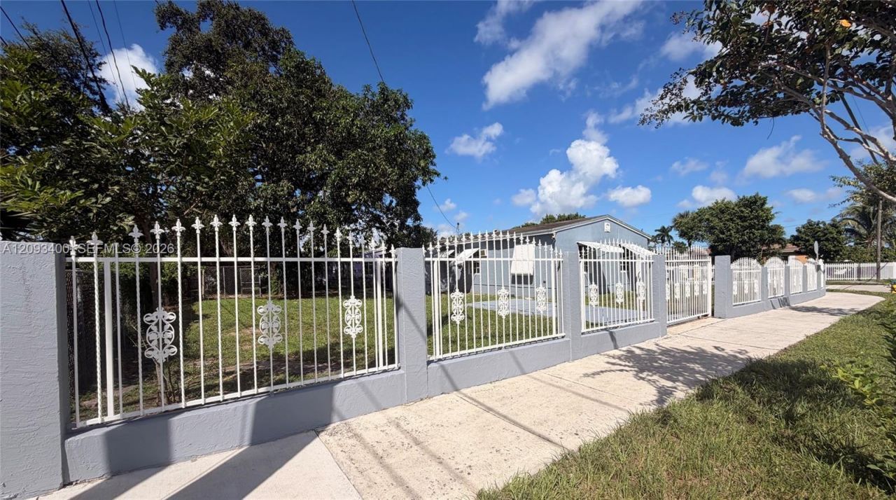 16000 NW 17th Ct, Miami Gardens, FL 33054 Photo
