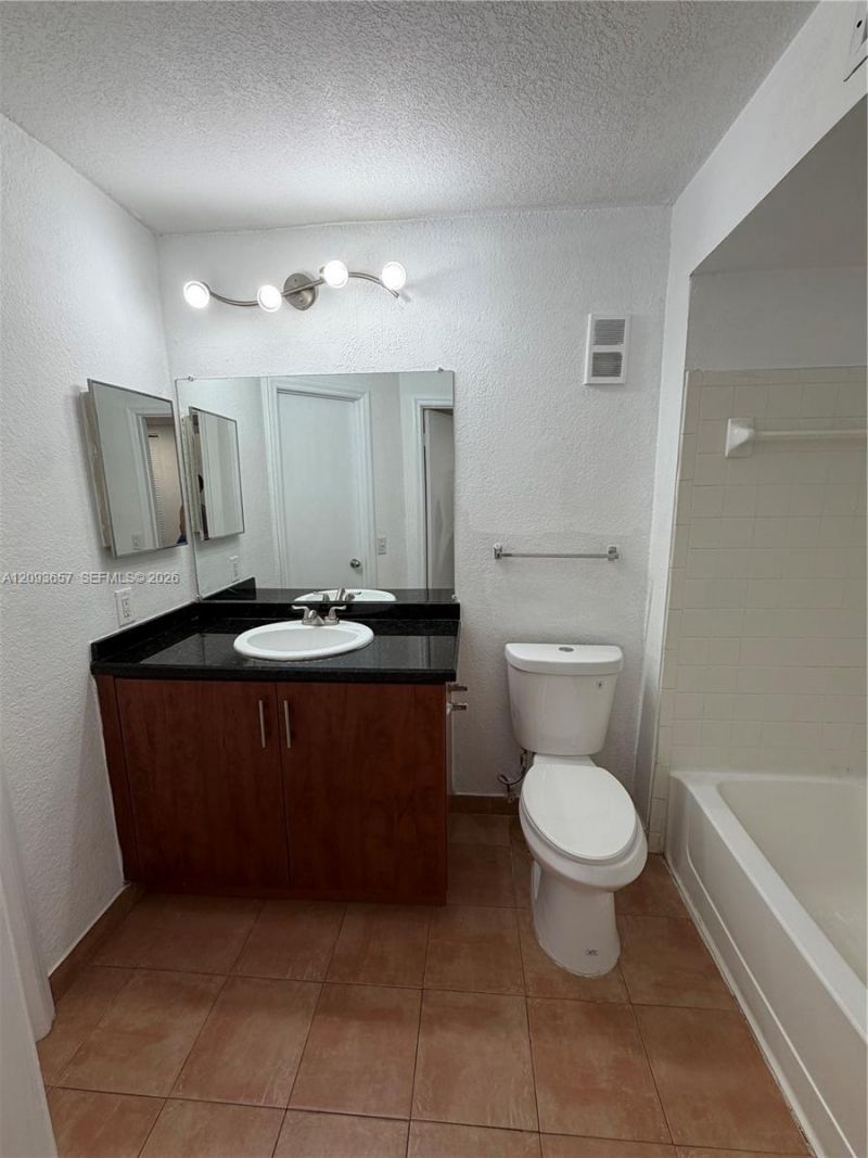 565 Vista Isles Dr , Unit 2018, Sunrise, FL 33325 Photo