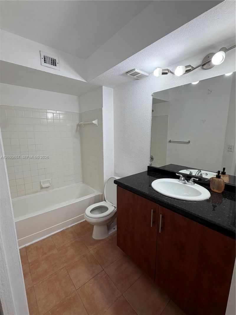 565 Vista Isles Dr , Unit 2018, Sunrise, FL 33325 Photo