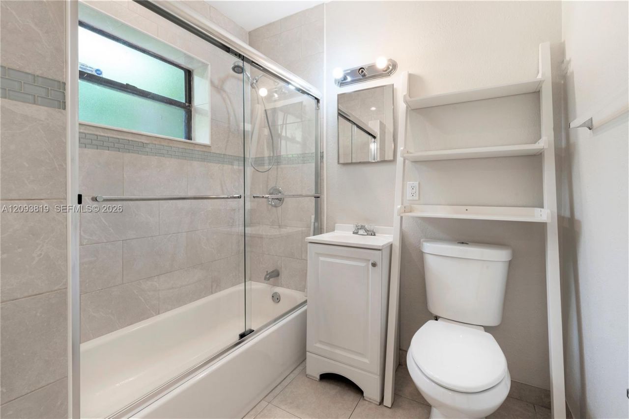 214 Salamanca Ave , Unit 3, Coral Gables, FL 33134 Photo