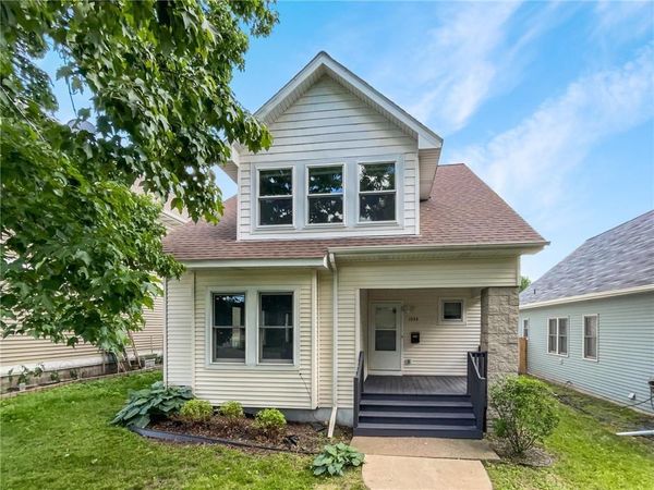 1054 Pacific Street , Saint Paul, MN 55106