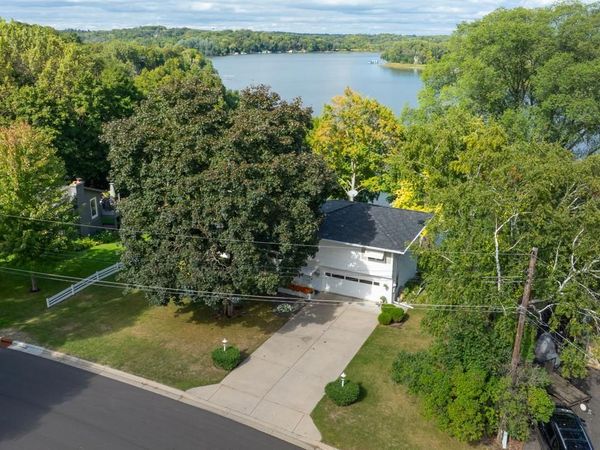 7339 Frontier Trail , Chanhassen, MN 55317