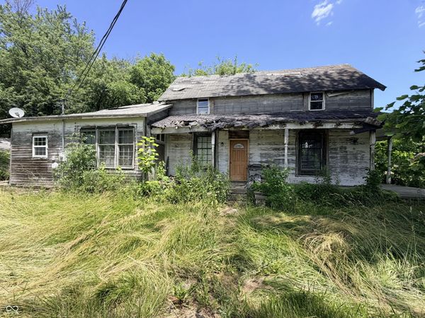2812 Brown Street , New Castle, IN 47362