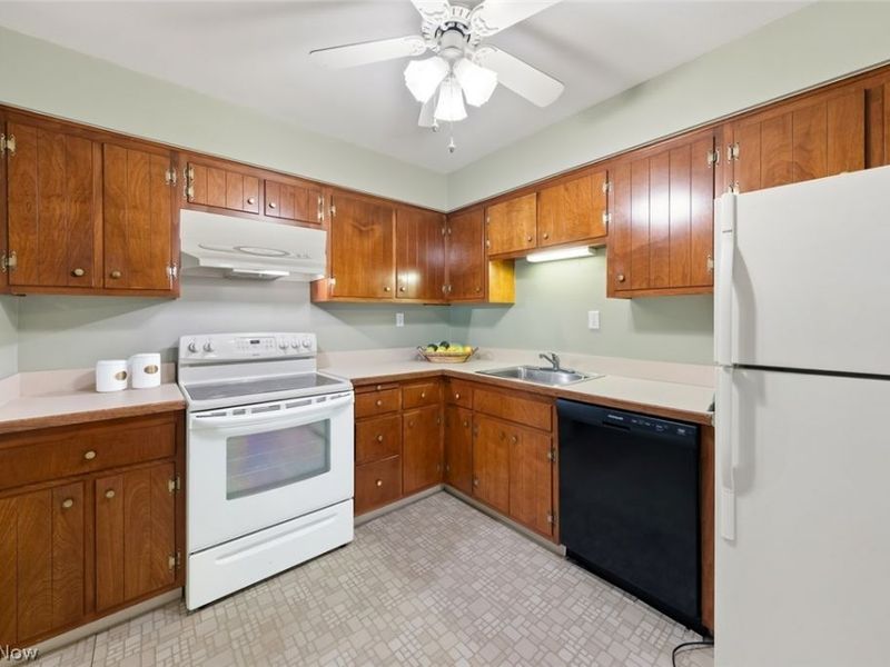 2876 Pease Drive, Unit 206B, Rocky River, OH 44116 Photo 14