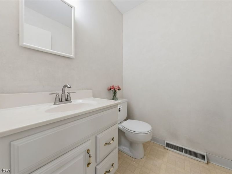 2876 Pease Drive, Unit 206B, Rocky River, OH 44116 Photo 21
