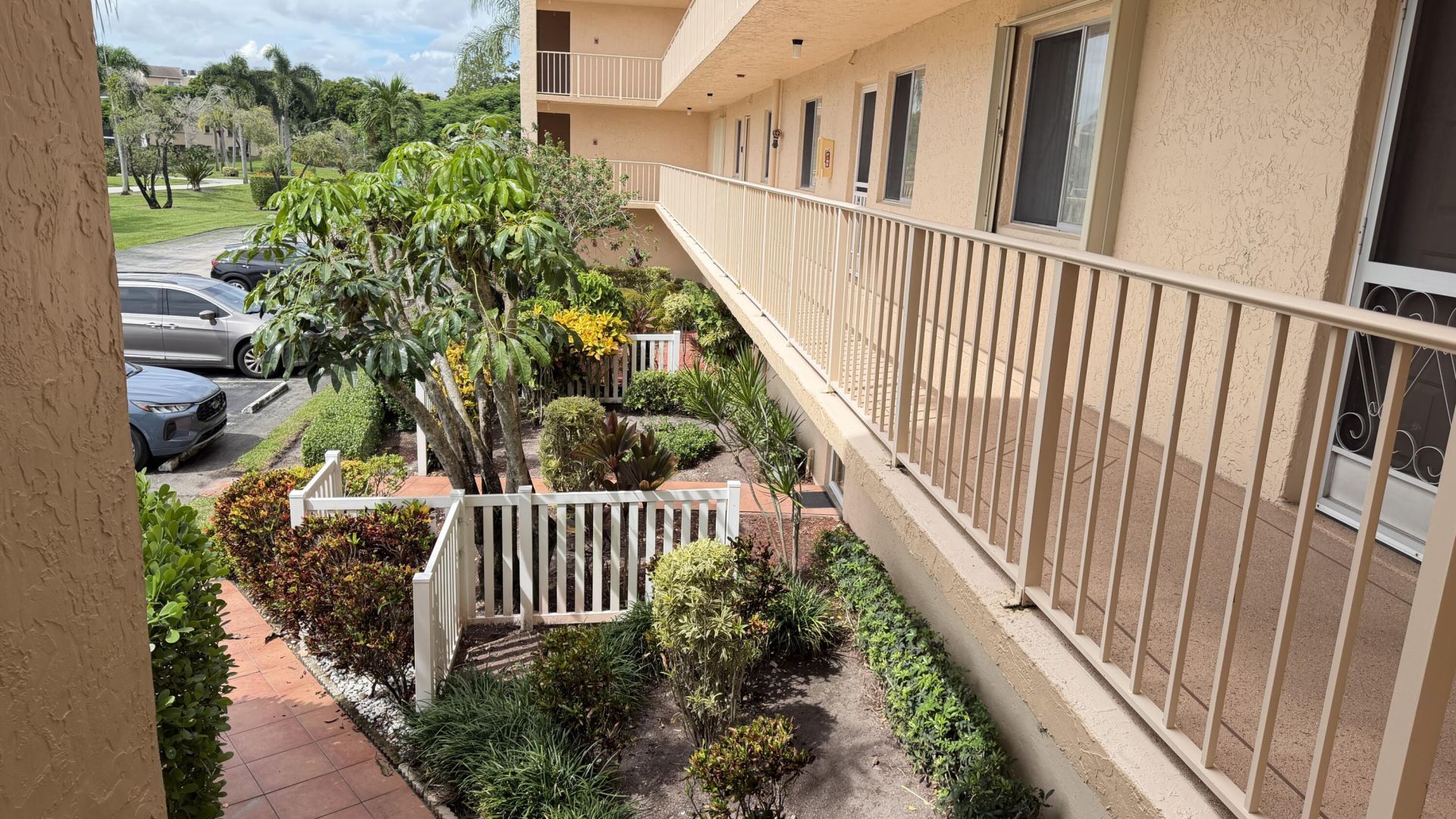 6865 Huntington Lane, Unit 203, Delray Beach, FL 33446 Photo