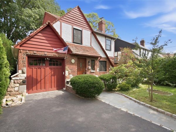 304 Kilburn Road S, Garden City, NY 11530