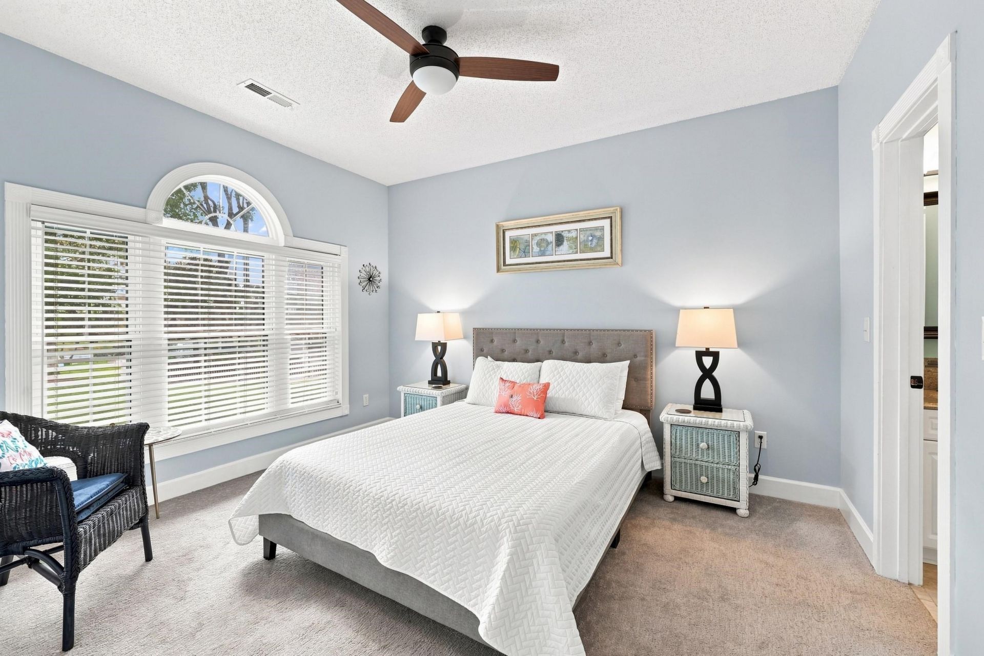 687 Riverwalk Dr. Photo 11