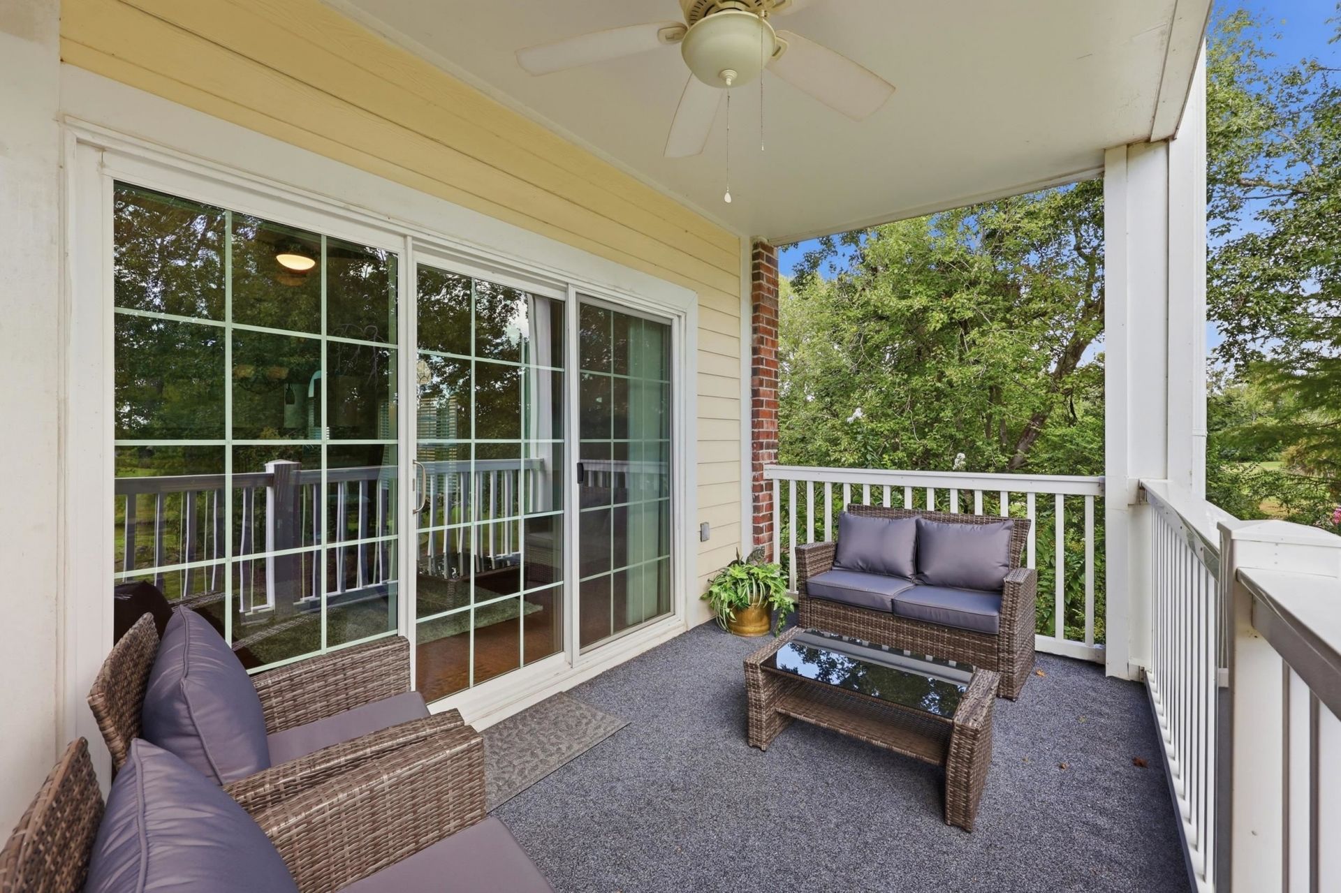 687 Riverwalk Dr. Photo 18