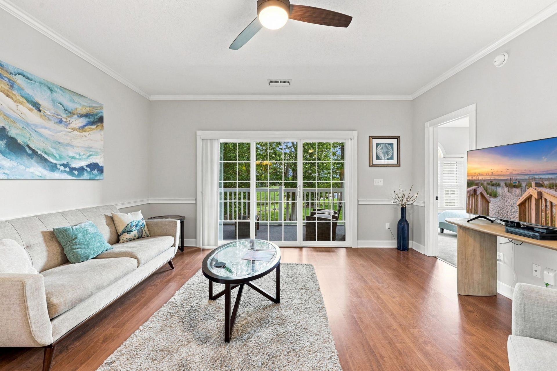 687 Riverwalk Dr. Photo 5
