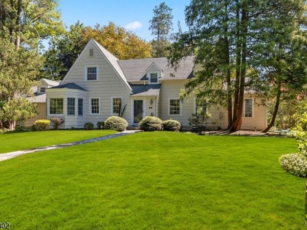 172 New Providence Rd, Mountainside, NJ 07092