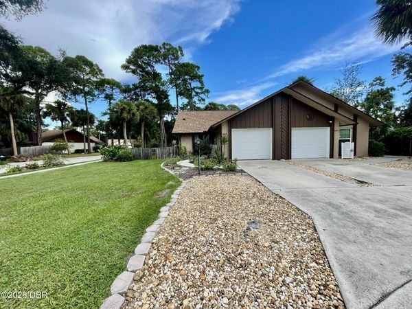 827 Long Meadow Court, Port Orange, FL 32127