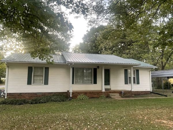 601 Herb Dr , Lawrenceburg, TN 38464
