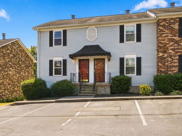 222 Edgewood Dr , Hendersonville, TN 37075
