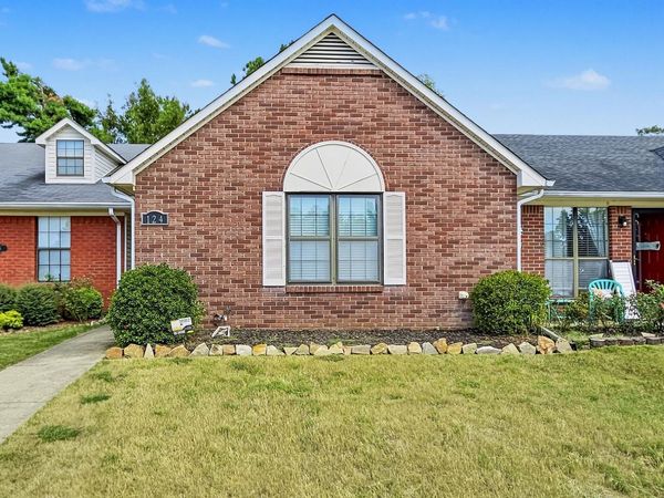 124 Sycamore Place, Athens, AL 35611