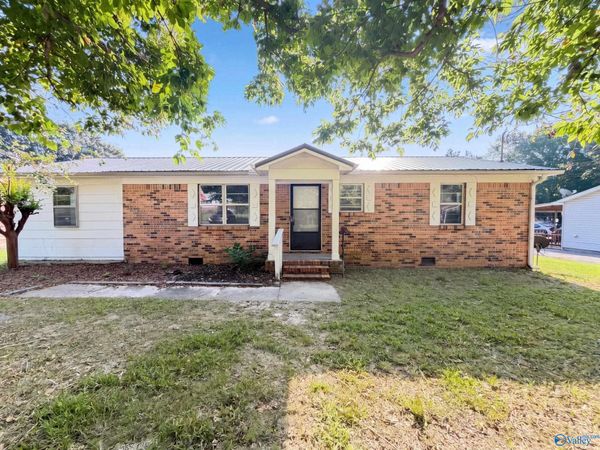 95 Rolling Hills Drive, Arab, AL 35016