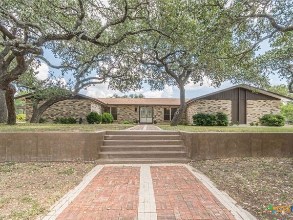 325 Booth Drive, San Marcos, TX 78666