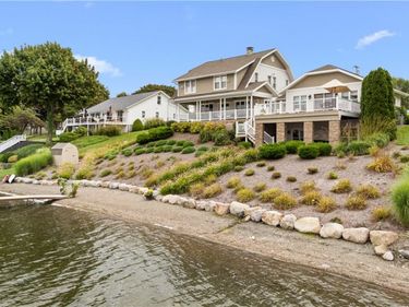 106 East Lake Road , Penn Yan, NY 14527
