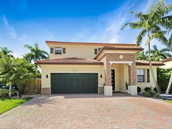 15480 SW 119th Ter , Miami, FL 33196
