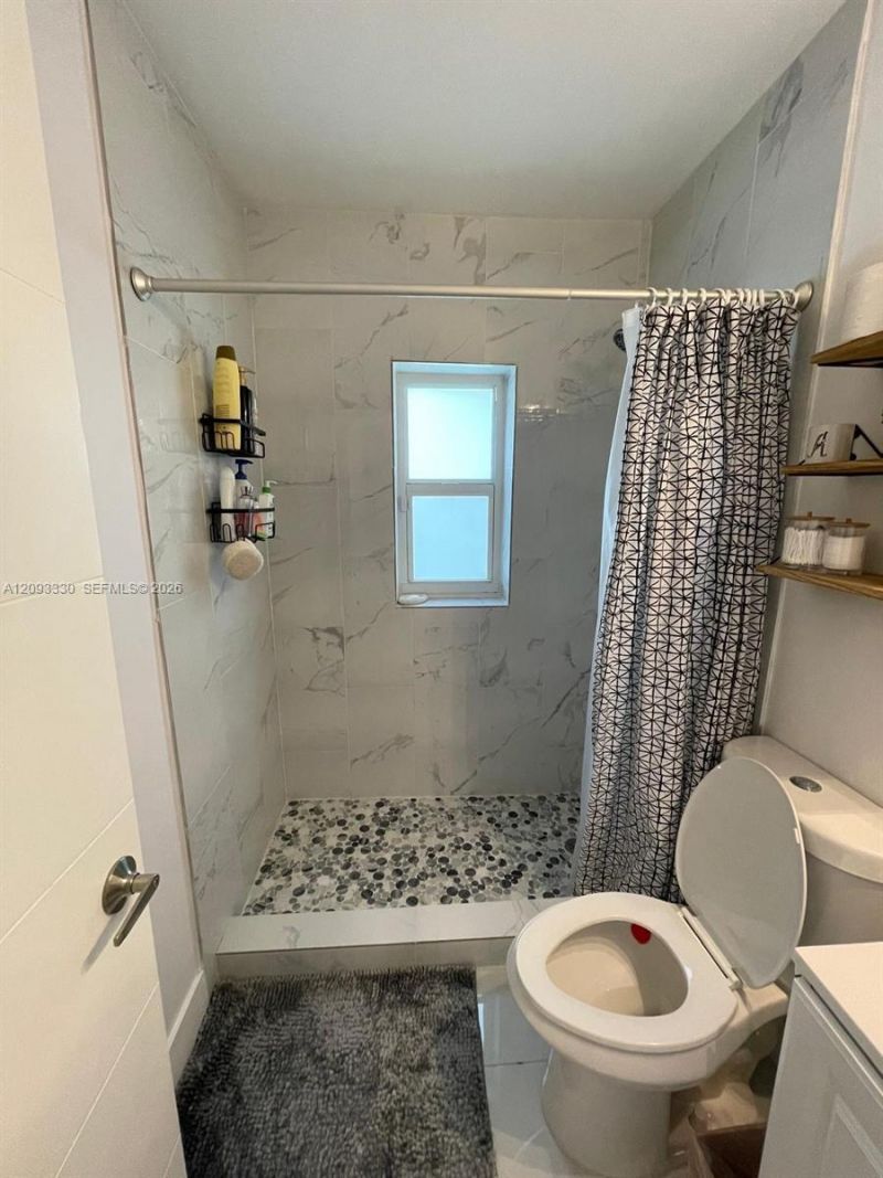 3330 NW 18th St , Miami, FL 33125 Photo
