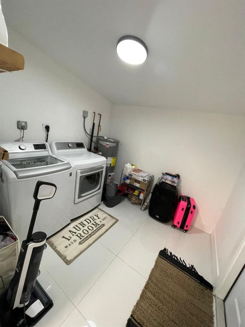 3330 NW 18th St , Miami, FL 33125 Photo