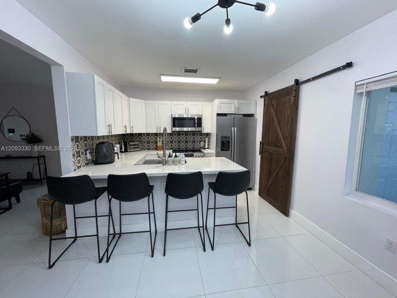 3330 NW 18th St , Miami, FL 33125 Photo