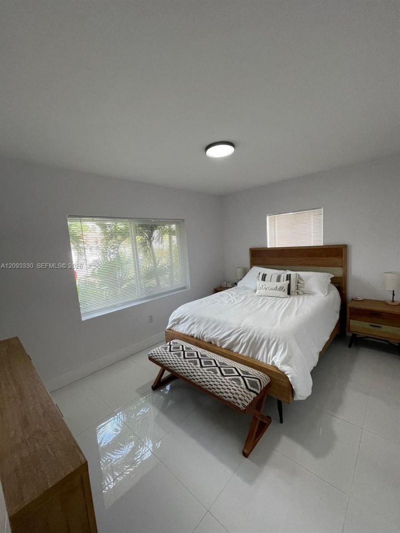 3330 NW 18th St , Miami, FL 33125 Photo