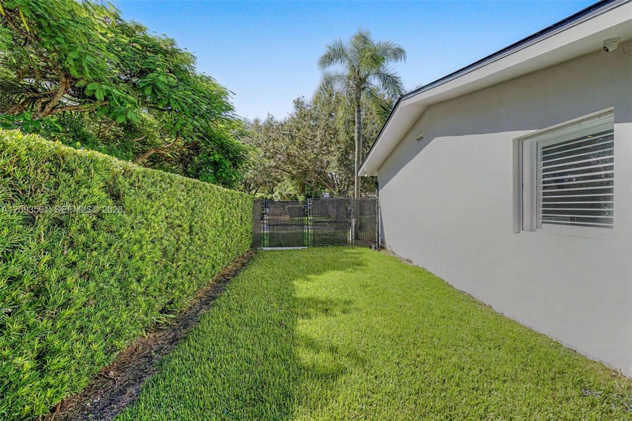 7301 SW 134th Ter , Pinecrest, FL 33156 Photo