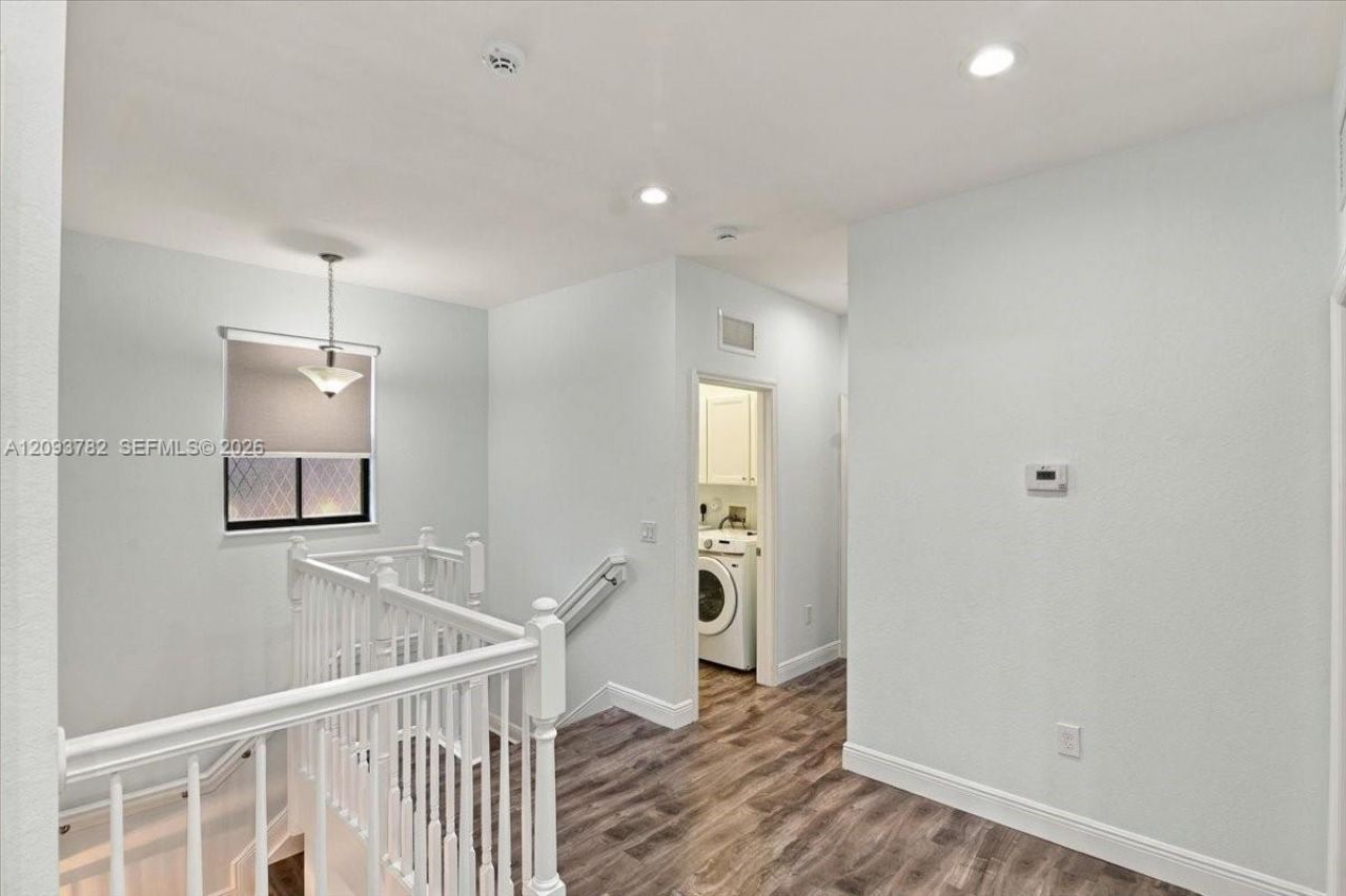 8770 NW 99th Path, Doral, FL 33178 Photo