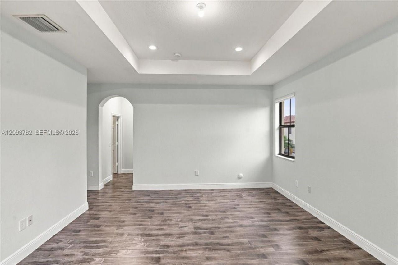8770 NW 99th Path, Doral, FL 33178 Photo