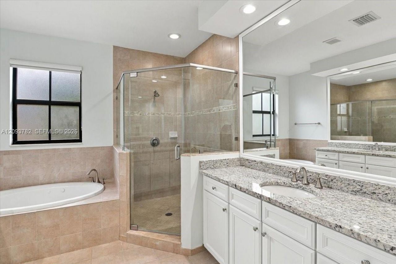 8770 NW 99th Path, Doral, FL 33178 Photo